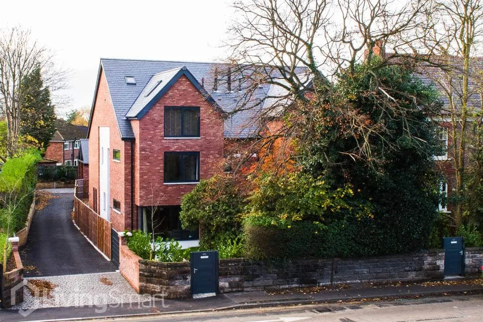 Manchester Road, Altrincham